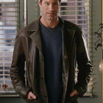 Aaron Eckhart in a stylish leather trench coat in UK style