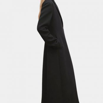 Agatha All Along 2024 Kathryn Hahn black coat style in American style