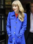 American-Singer-Taylor-Swift-Blue-Coat-1
