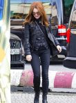 juliannamooreleatherjacket2_99f38324-5c3b-48fe-9171-051a986ef1ba