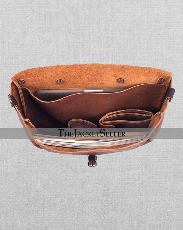 LEATHER MESSENGER BAG
