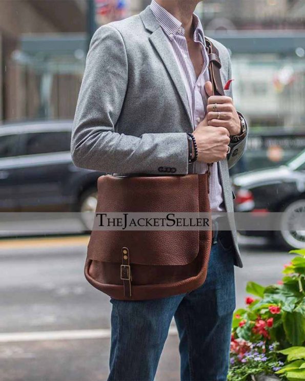 LEATHER MESSENGER BAG
