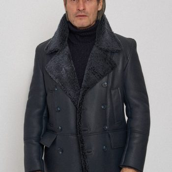 Fur collar leather jacket