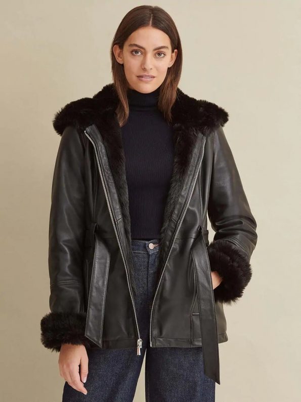 Women's Lightweight Hooded Windbreaker