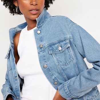 Timeless blue denim jacket with chest pockets in USA