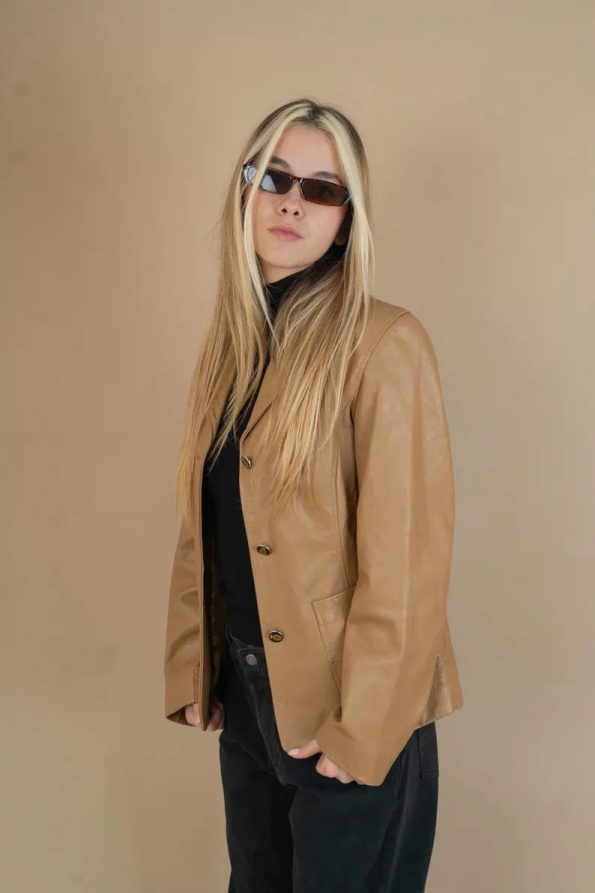 Retro beige leather blazer with oversized fit and vintage vibes in USA