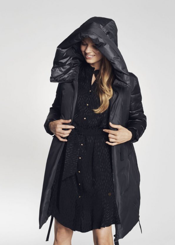 Warm Women's Insulated Winter Jacket for Extreme Cold in USA