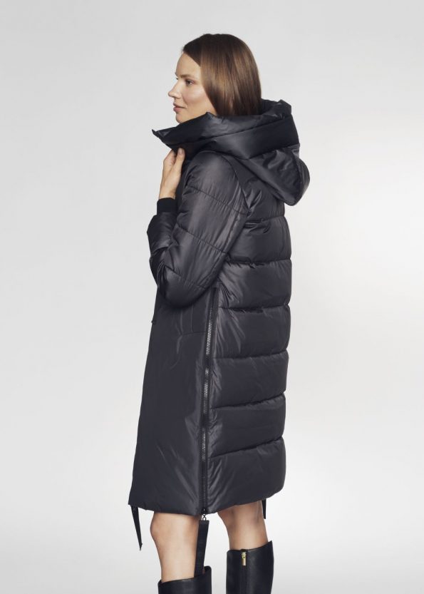 Women's Synthetic Insulated Winter Jacket for Snowy Conditions in USA